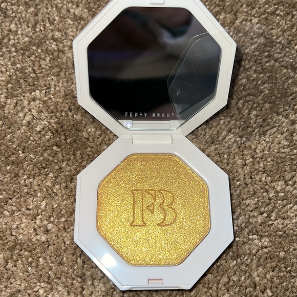NIB Fenty Beauty Killawatt Highlighter Trophy Wife - Picture 4 of 7